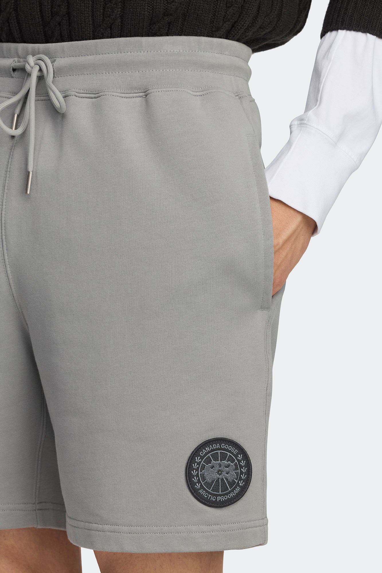 canada-goose-loon-short-homme-gris-stratus image 5