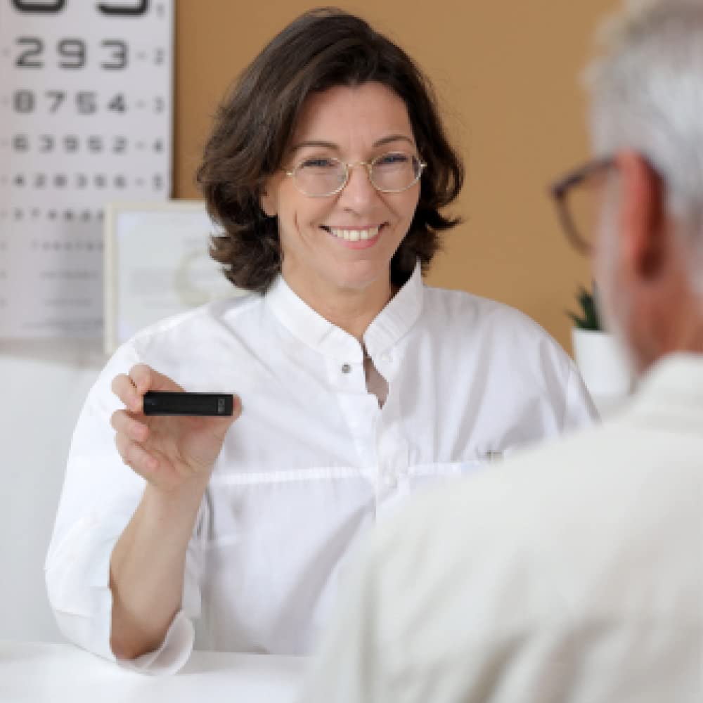 orcam-myeye-pro-appareil-malvoyant-reconnaissance-faciale image 3